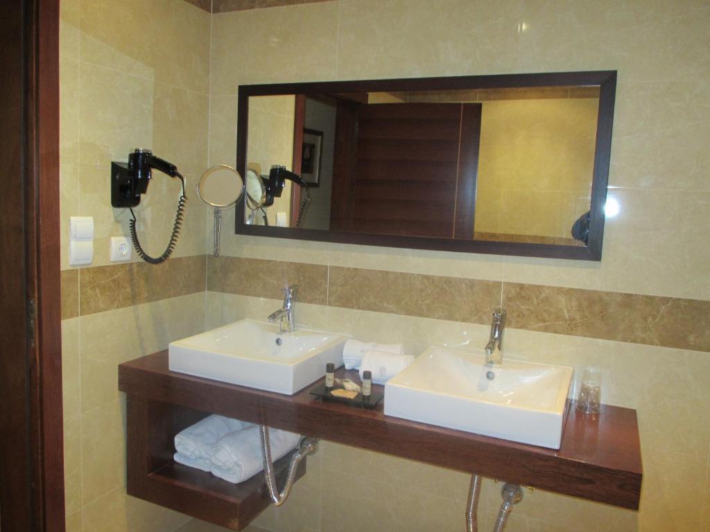 Hotel Do Vale Aguiar da Beira Habitación foto