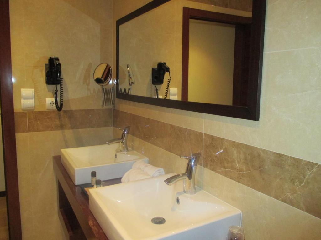 Hotel Do Vale Aguiar da Beira Habitación foto